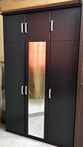 3 door cupboard (Pan Home)