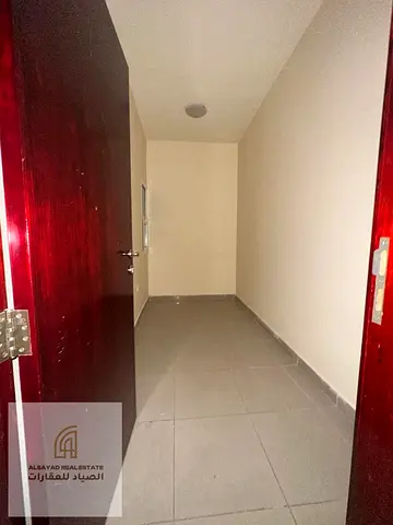 للبيع شقه غرفتين وصاله بالتعاون باطلاله ع بحر الخان مع موقف سياره مخصص امن وحراسه ع مدار الساعه موقع استراتيجي قريب منكل وجهات الشارقه