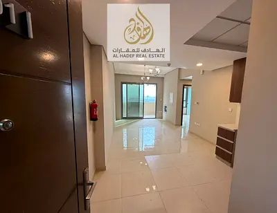 الايجارسنوي في عجمان منطقة العامره مدينة الامارات البنايه عائلات جديد اول سكن مع مسبح وجيم شقه غرفتين وصاله  تكيف مركزي 2 حمام  بلكونه اطلاله مفتوحه