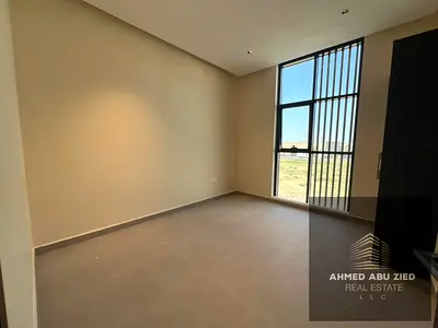 اول ساكن | ارقي غرفتين وصاله | خزائن بالحائط | 2 حمام | بلكون | بتشطيبات سوبر ديلوكس | موقع متميز | سهوله الوصول الي مخرج دبي والشارقه