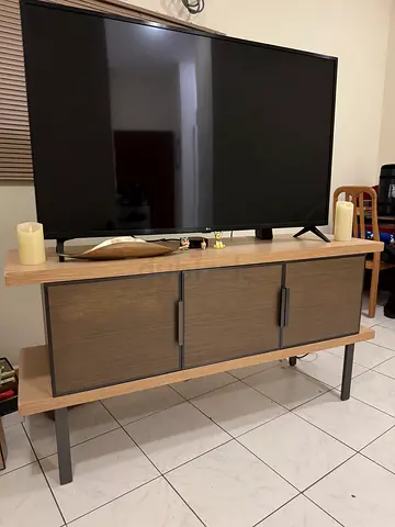 LG TV Crystal UHD 55 + TV Console