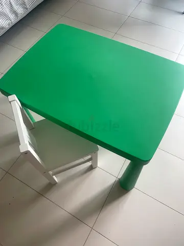 Child table and chair