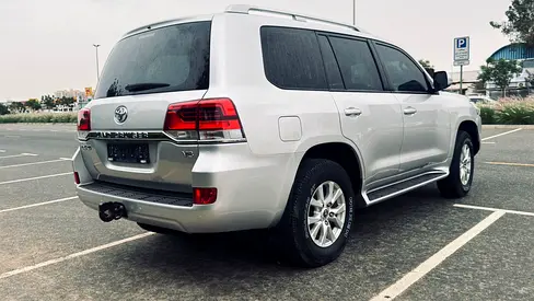 صورة 6 لـ 2018 Toyota LAND CRUISER