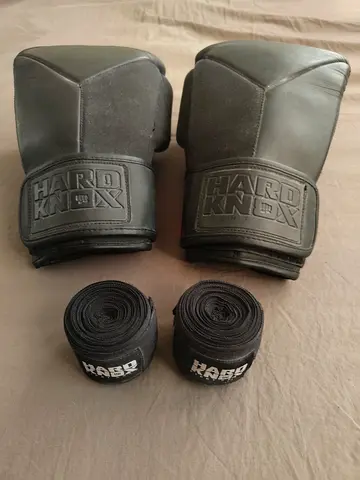 HK Premium 16oz Gloves + 180 wraps
