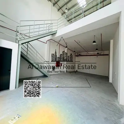 مستودعين للايجار 6015 قدم كهرباء 84 كيلو وات بشلرع رئيسي