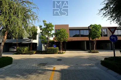 Luxury Living: Corner | 4Bedroom with Spacious Majlis