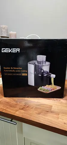 GEKER pasta maker