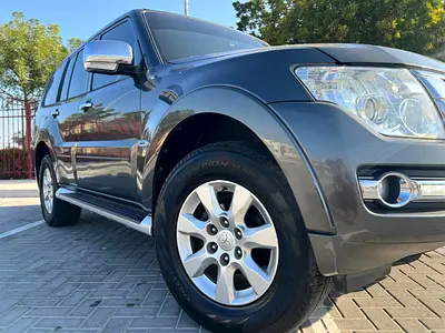 Mitsubishi Pajero 3.5L V6 | 2017 | GCC | Mid Option | Direct from Owner | Negotiabl
