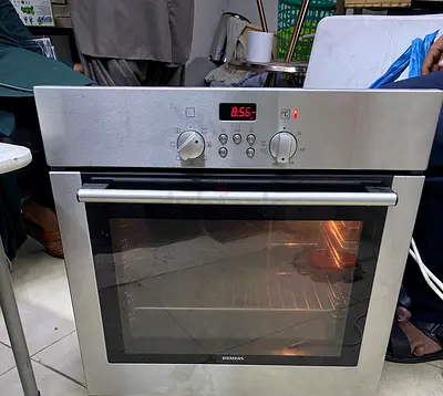 Siemens built in 60 cm electric oven same like new conditon for sale