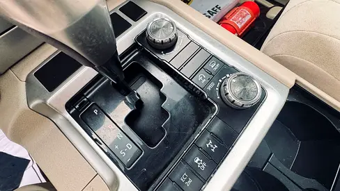 صورة 12 لـ 2018 Toyota LAND CRUISER