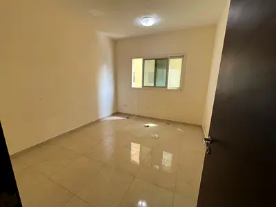 Free parking with a premium 2-bedroom apartment and living room, spacious layout and open view, in a prime location at a very attractive price.
