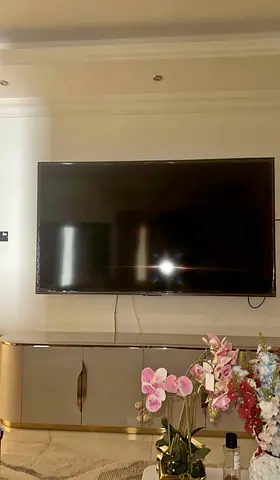 Hisense Qled 100inch Brandnew condition