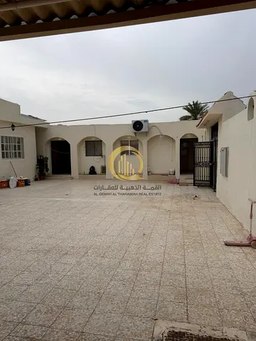 بيت في الصبخه ضاحيه الرقه مساحه 8,000 قدم مربع موقع مميز ثالت قطعه من الزاويه