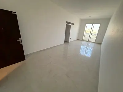 شقه غرفتين و صاله _ الروضه 3 عجمان _ 2 حمام _ 2 بلكونه _ سكن عائلات _ تكييف مركزي