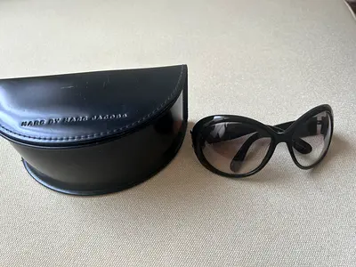 Marc Jacobs - Black sunglasses for women