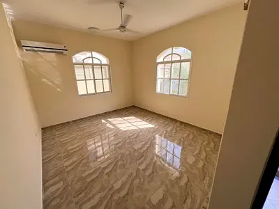 فيلا مميزة تجمع بين المساحات الكبيرة، الموقع الاستراتيجي، والفخامة