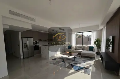 Cozy 3 BR+maid TH luxury Falcon Island