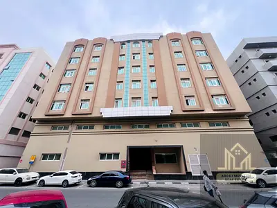 Offer 30 Days Free // 12 Check Payment// With Parking