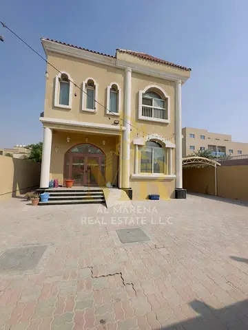 Luxury modern villa for sale at an incredible price, including registration and ownership fees. High-end finishes and freehold ownership for all natio