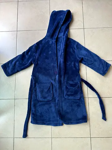 M and S Fleece hooded dressing gown - Age 7-8