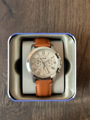 BRAND NEW Fossil mens chronograph watch - brown leather strap