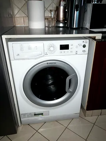 Aristian Front-load wash and dryer machine - good working condition