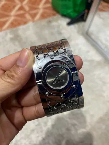 Gucci Bangle Watch silver