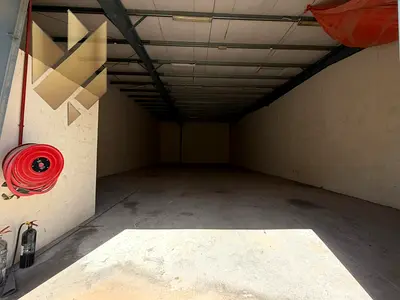 مستودع مجهز بالكامل مساحة مناسبة لجميع الانشطة موقع متميز سعر مفاجأة متاح الان للايجار