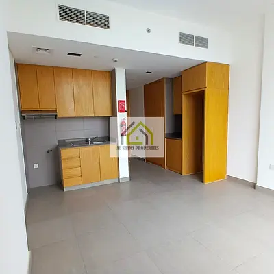 Spacious 2 bedroom | Hot Deal | Prime location