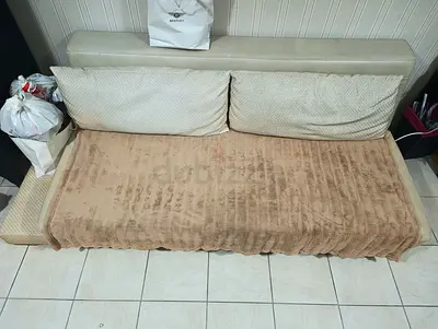 Beige 3-seater sofa / lounge - used