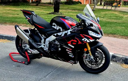 Aprilia RSV4 Factory 2024 for Sale-GCC Spec - With Official Warranty