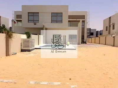 فيلا للبيع مساحة ١٠ الاف قدم مربع،  مجمع جاردن ستي الشارقة