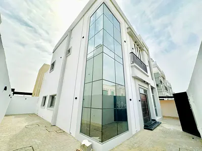 فيلا _ البديع الحوشي الشارقه _ تكييف مركزي _ 5 غرف ماستر _ سكن عائلات _ باركن