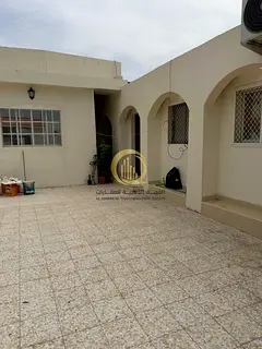 Al-Azrah, Dahiya, Wasit, area 10,000 sq ft, 5 rooms, large majlis, hall, parking for more than 5 car