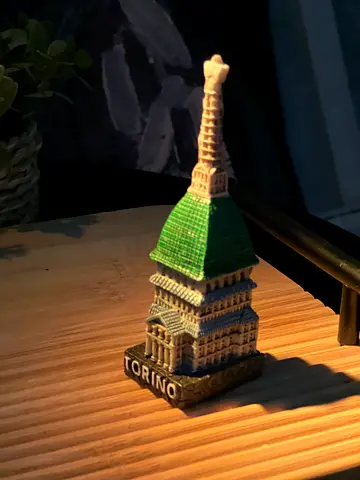 Torino (Mole Antonelliana) souvenir miniature statue