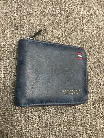 Navy zip-around men’s wallet