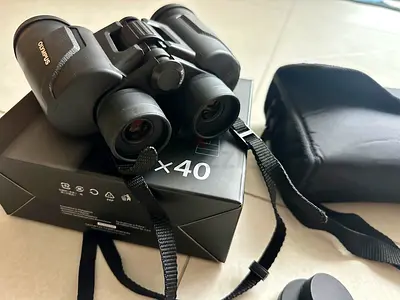 Olympus 8x40 Binoculars – Like New (Used Once) – Original Box