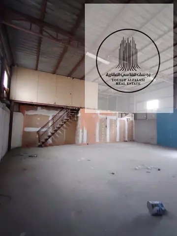 للإيجار – حوطة + شَبْرَة في الجرف الصناعية 3 (عجمان) | مساحة موزعة بذكاء مناسبة للتخزين والأعمال الخفيفة