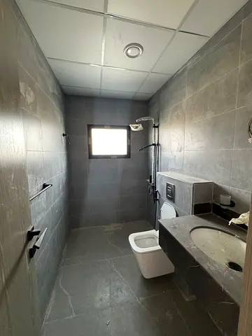 **🏡 فيلا فاخرة للبيع في مزيرعة B – تصميم راقٍ وموقع هادئ بسعر مميز**