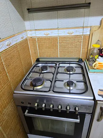 4-burner gas cooker with oven - used, working