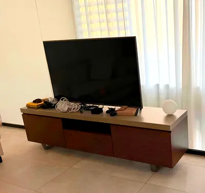 marble top / wood TV table, excellent condition