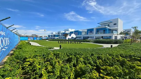 Luxurious 5BR | Single Row | Prime Amenities