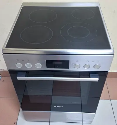 Bosch series 8 electric ceramic cooker latest model same like new condition