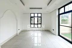 Private Garden and Jacuzzi | Flexible Cheques