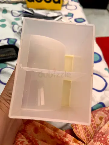 Buddgies food container