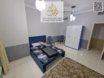 📌 للإيجار السنوي – شقة غرفتين وصالة منفصلة | بلكونة | أبراج الخور – الراشدية 1 – عجمان | عائلات فقط
