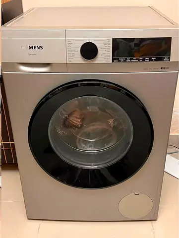 Free delivery Siemens iQ300 front-load 9 kg washing machine - good condition