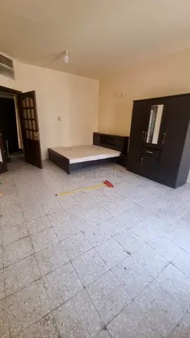 BIG HALL / ROOM AVAILABLE FOR FAMILY / WORKING LADIES IN SHABIA- 12 (DIRECT - NO COMMISSION)