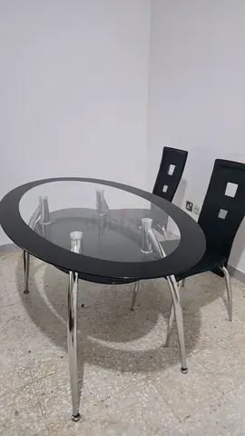 6 seater Dining table