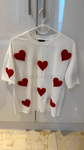 White T-shirt with Red Heart Prints